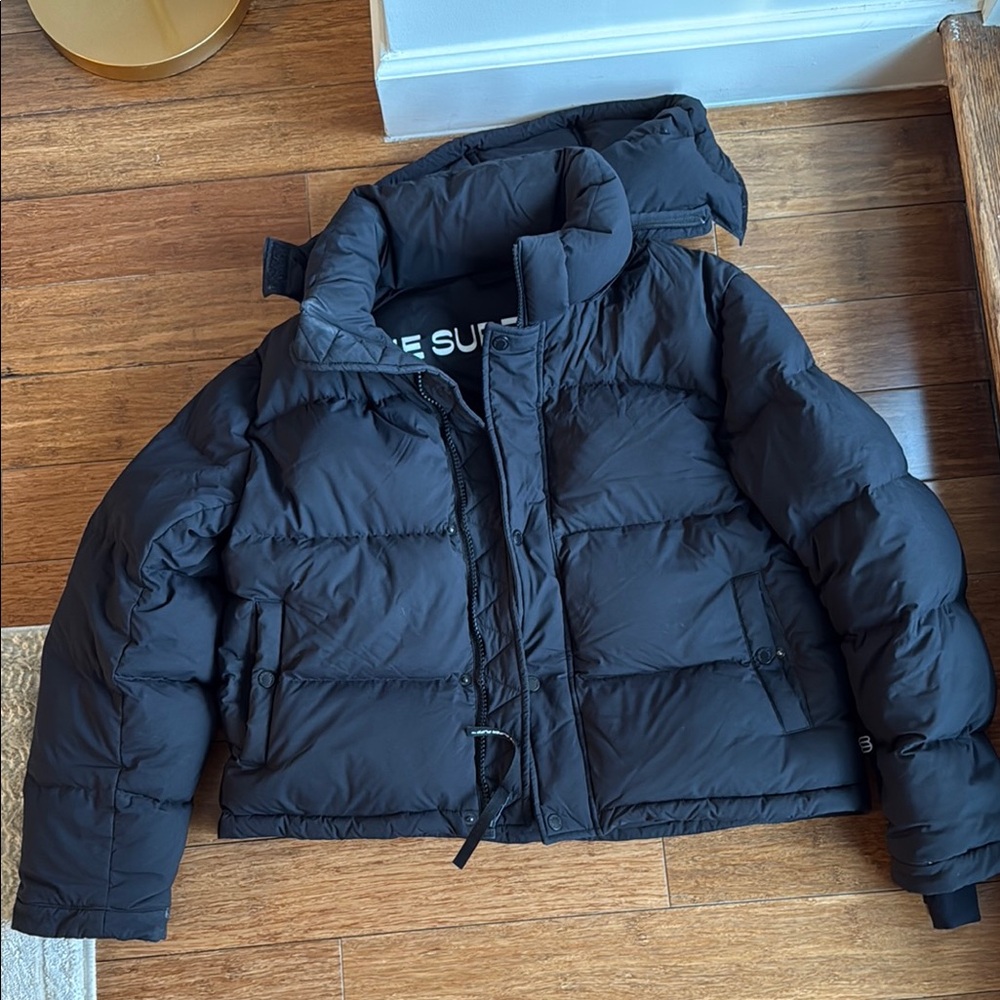 Aritzia Black Super Puff Shorty